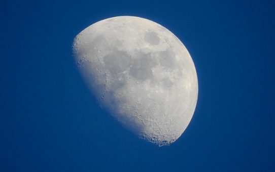 The Moon and the Cumbrian who disagreed with William Herschel