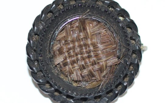 Mourning jewellery